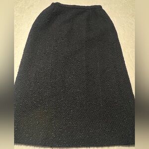Chanel Creations Vintage Women's Black Tweed Wool Pencil Skirt. Size 6(vintage)